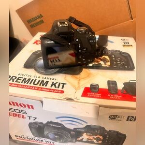 Canon Rebel T7 Premium Kit With w/ Linco Backdrop And Lighting